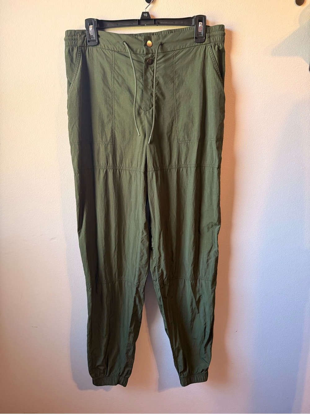 Athleta Expedition Joggers in Green Size 6 Tall lightweight, hiking outdoor pant